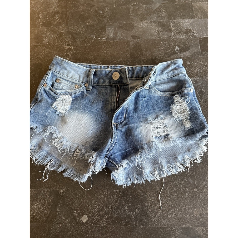 Grace in LA Distressed Denim Shorts Medium Wash Frayed Hem Star Hardware Womens